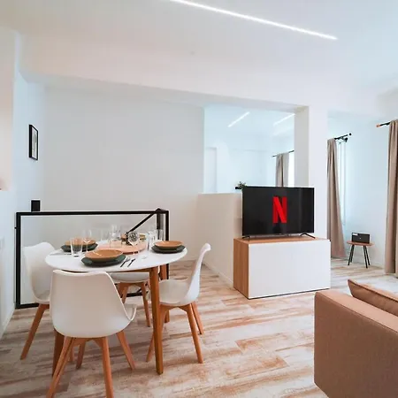 Апартаменти Luxuryresidence Portofino Vistamare&piscina