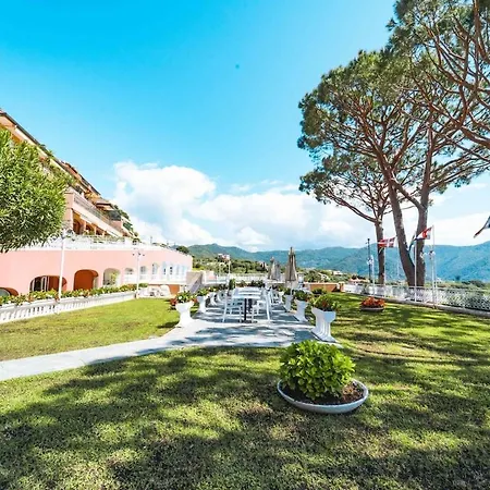 Апартаменти Luxuryresidence Portofino Vistamare&piscina Рапалло